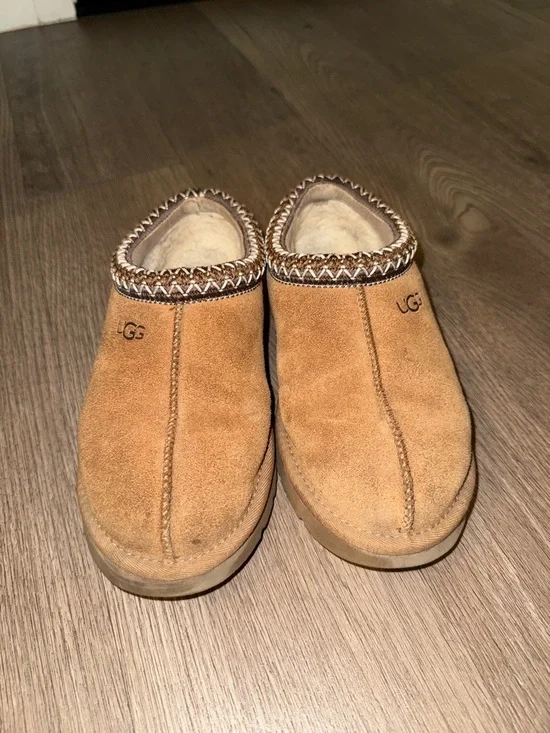 UGG Women’s Chestnut Suede Slip-On Moccasin Slippers - Picture 1 of 5